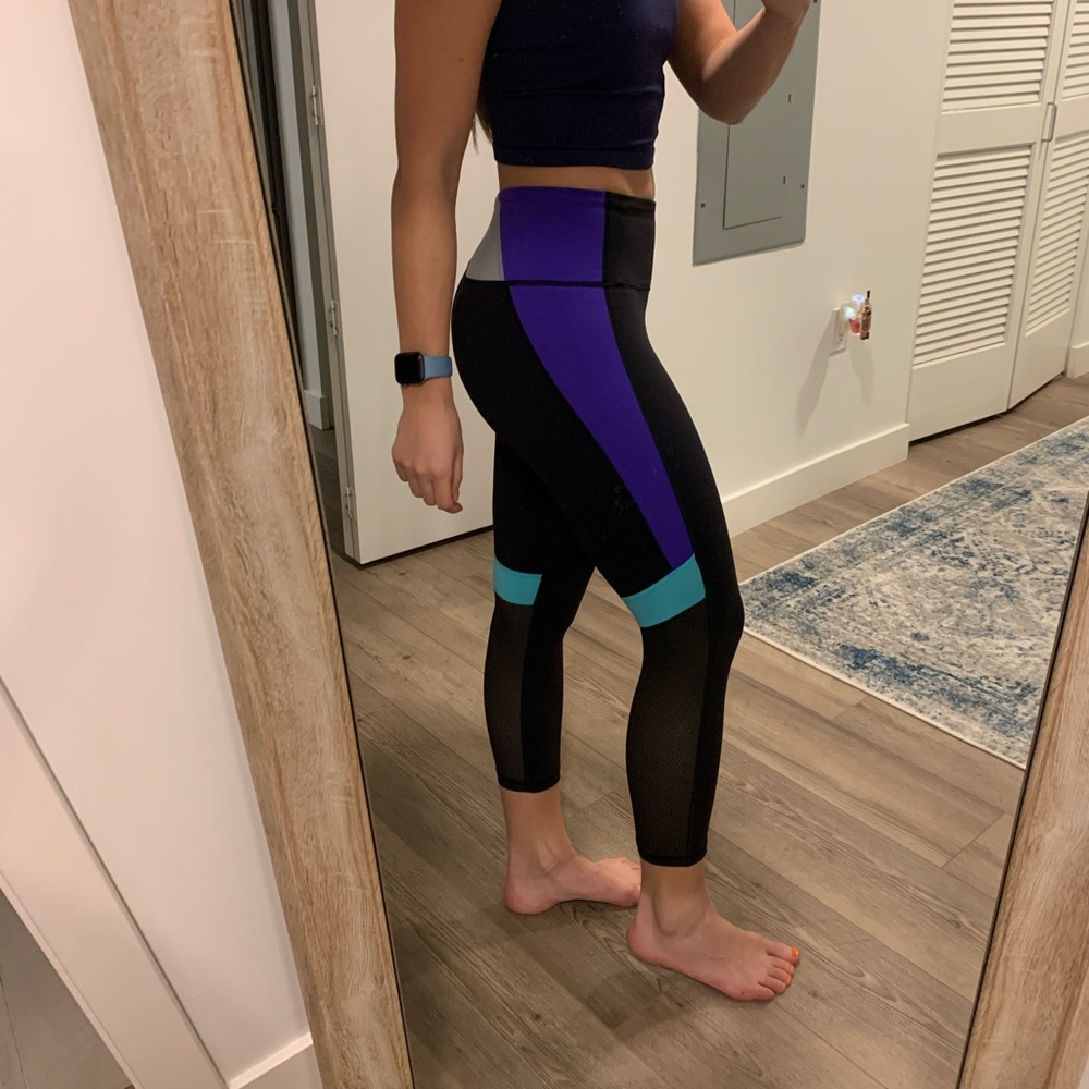 Victoria’s Secret crop mesh legging